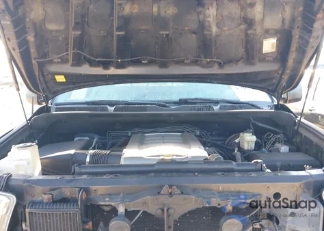 2010 Toyota Tundra Grade 5.7L V8 z USA, uszkodzony, nr VIN 5TFUY5F10AX106061